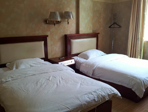 Huaping Qiaolian Hotel - parking