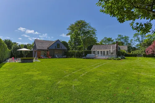 Featured in Boston Globe- fully renovated cape w/ pool & modern barn pool house - Homestays