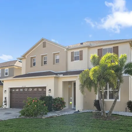 6 Bedrooms. Private South Facing Swimming Pool. BBQ