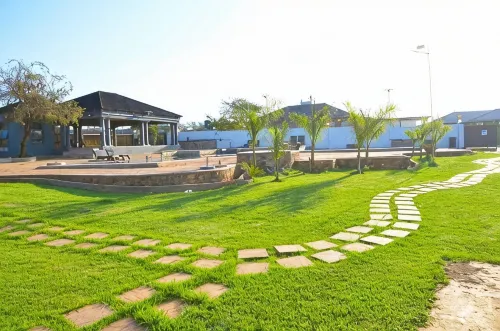 1 Oak Lodge