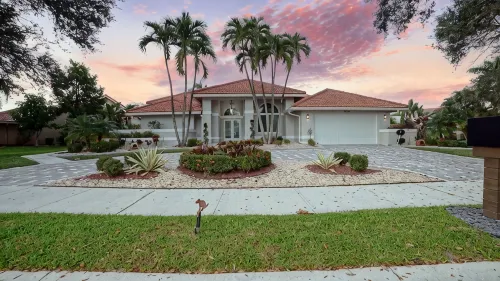 Modern House Near the Downtown Heated Pool Pet Friendly Whirlpool Spa Playroom - Villas