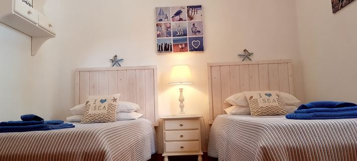 Luxury Villa - Private Heated Pool - Wi-Fi- 25 Metres to Beach - Casa Elena Hotels in Corralejo