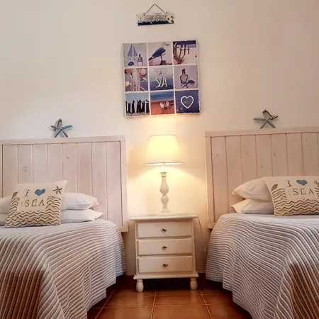 Luxury Villa - Private Heated Pool - Wi-Fi- 25 Metres to Beach - Casa Elena