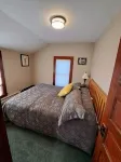 Stay near Mirror Lake, enjoy our cozy 2-bedroom cottage - Country Houses