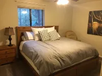 Paradise Cabin in the Pines<br>Comfortable Patios and porch swing <br>Watch kids play - Chalets