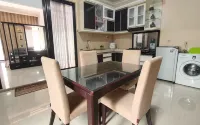 3 Bedroom at Villa Kusuma Pinus M3 by N2K - Huvilat