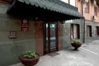 Yesenin Hotel - parking
