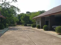 普蘭天堂度假村 鄰近วังก์พง的酒店