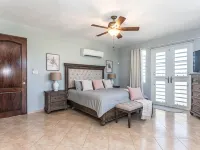 Minutes from beaches  private pool Solar panels Ocean & Mountain Views Hotels in Calvache