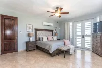 Minutes from beaches  private pool Solar panels Ocean & Mountain Views