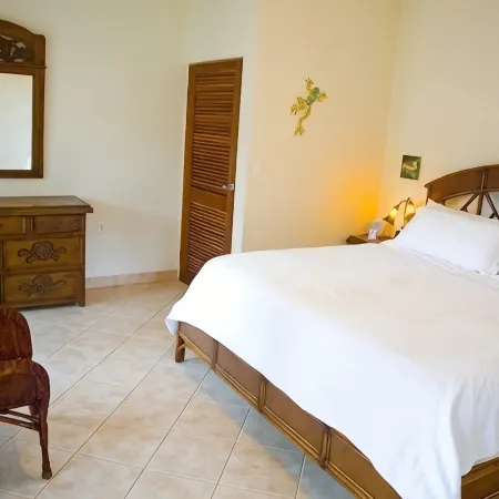 Hidden Gem in Esperanza--Easy Walk to Waterfront, Restaurants, Shops & Beach