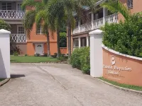 Beautiful island getaway, close proximity to popular beaches and historic site A فنادق في 