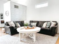 Entire house 1 city block from Wrigley Field. - Bungalows