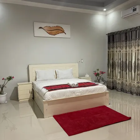 Kedai Terapung Hotel & Resto Отели в г. Бима