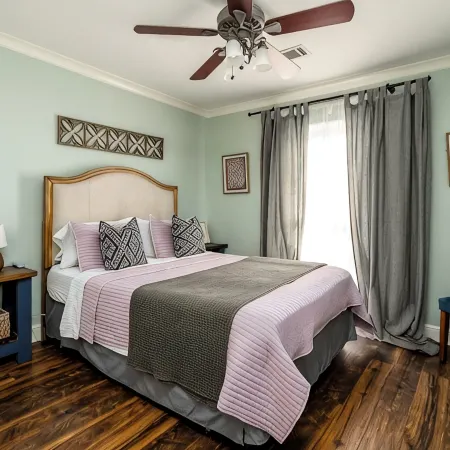 Fabulous 3BR Townhome with Cozy Backyard only 1.4 ml from Augusta National