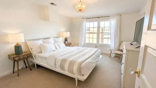 1br Apt in Historic Triplex - 5min walk Swamp Rabbit Trail, 15min walk to dntwn - Condos