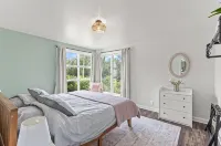 Quiet home. 10 minutes from waterparks. - 4-Star