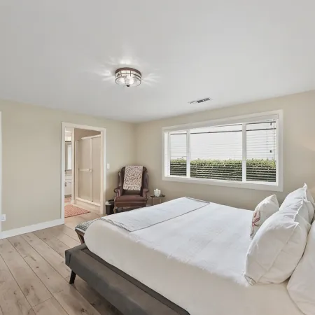 Easy Beach Access, Spacious Decks & Striking Ocean Views - Harris Beach Overlook