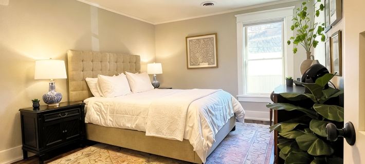 Full Kitchen // Spacious Living Room // Walk to Mineral Springs and Restaurants Hôtels à&nbsp;: Comte de Fall River
