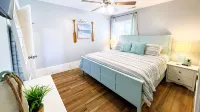 Hot Tub, Game Room, Only 2 Blocks from the Lake! - 4 tähden