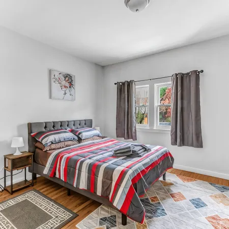 Modern 2BHK - 15 mins bus ride to Time Square, NYC