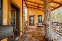 FoRest ReTreeT 2 bedroom•Hot Tub•Unique •Chatming•Adairsville•Cabin•Private - 3 estrellas