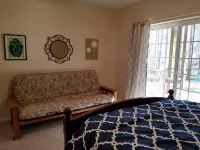 Relax among the palms at Reeled Inn on Beautiful Lake Gaston - 3 stjerner