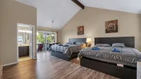 Margaritaville Huge 5 Bedroom/2 Boat slips Sleeps 14 - Homestays