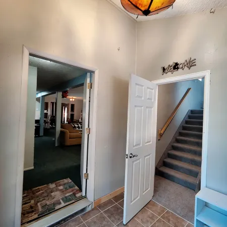 Spacious Mountain Home with Hot Tub on 10 Acres, Nearby Skiing