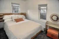 Peach by the Beach! 1 Bdrm Apt close to downtown - WiFi