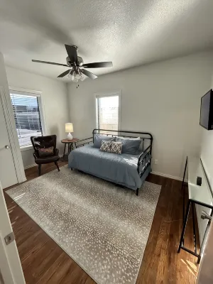 Downtown Hideaway - Minutes from PK Lake, Graham Lake & many more attractions.. - Wifi