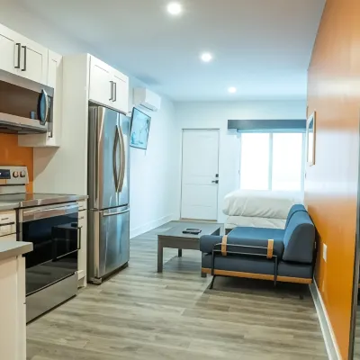 Peachtree Suites - Jersey City Hotels near Journal Square PATH Station