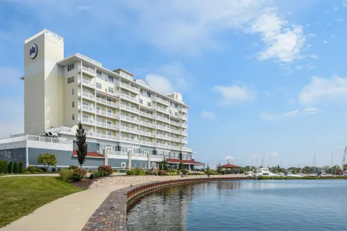 The Inn at Harbor Shores - Beach