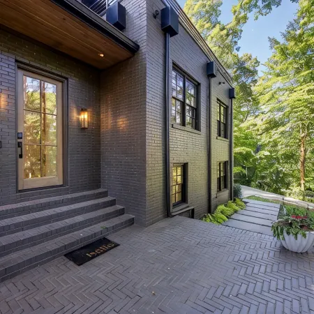 Buckhead Black House Spacious 5 Bedroom Mansion with Heated Pool - Lenox Atlanta