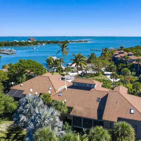 SANDY TUNDRA TOWNHOUSE, WATER-VIEWS, BOAT SLIP, PRIVATE BEACH, CLUB ACCESS Hotele w: Captiva