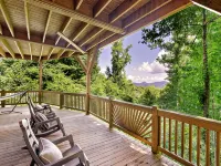 Elk Mountain Lodge: An AVL Mountain Escape w/Hot Tub, Fireplace, Hi-Speed Wifi - ชาเลต์