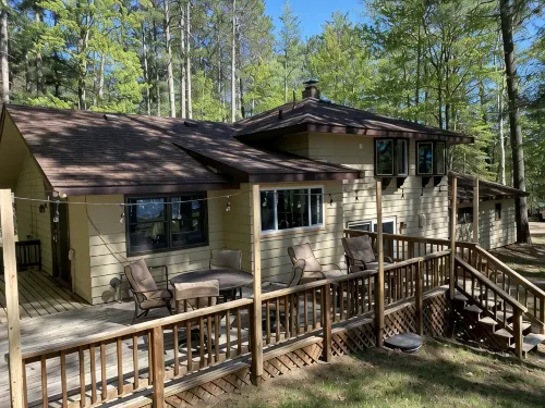 Beautiful Lakefront Home on Crystal Clear, Private, Full Recreation Lake - 3 Sao
