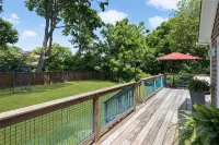 Quaint Downtown Jamestown R.I. Home -Walking distance to Newport Ferry and Beach - Wi-Fi