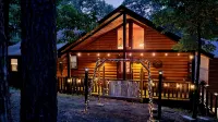 Charming Cabin with Game Room & Firepit - Pools