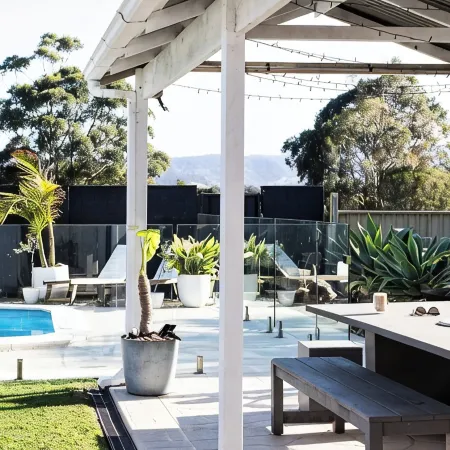 Casa Blanca - Lakeside Luxury