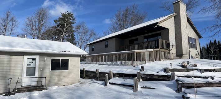 Waterfront home Hotels in Oneida County