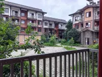 Emeishan Zhongxingshan Homestay (Dumen Street No.1) - Condos