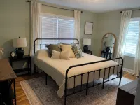 Holland Hideaway, Newly remodeled, less than 5 miles from The Ark Encounter - 4-Star
