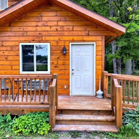 2 bedroom cottage 2.5 miles from Munising, MI and the Pictured Rocks Cruises.