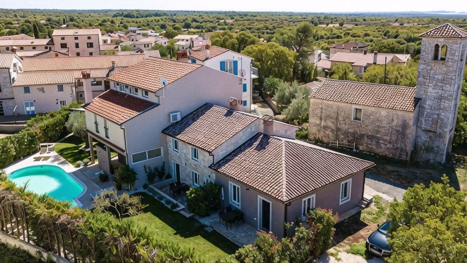 Picturesque "SONNE" vacation apartment with large pool and beautiful garden