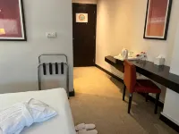 Al Jazira Club Hotel - 2-Star