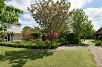 Munden House - Villas