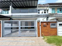 Bukit Indah Timber House | KTV Family Escape 10Pax - ヴィラ