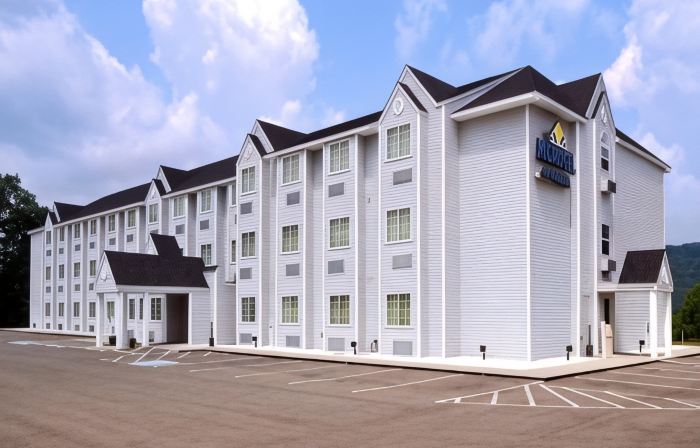 Microtel Inn & Suites by Wyndham Gassaway/Sutton
