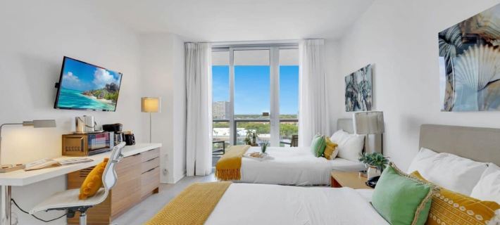 Sunset Oasis with 2Br, Balcony, Pool, Perfect Getaway Hotels in Hallandale Beach